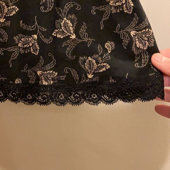 Botanical Print Stretchy Tank Top - Picture 7 of 8